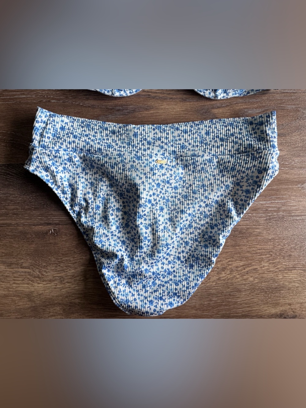 Hollister Blue and White Floral Underwire Bikini Set Curvy collection - Picture 5 of 8